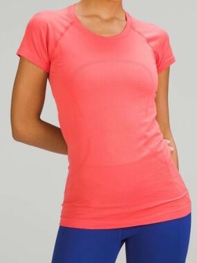 Lululemon Swiftly Tech Short-Sleeve Hip Length 2.0